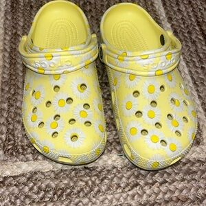 Crocs Classic Platform Daisy Flower Print Yellow Clogs Shoes Women Size 7